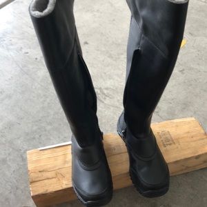 Ugg snow/rain boots women’s